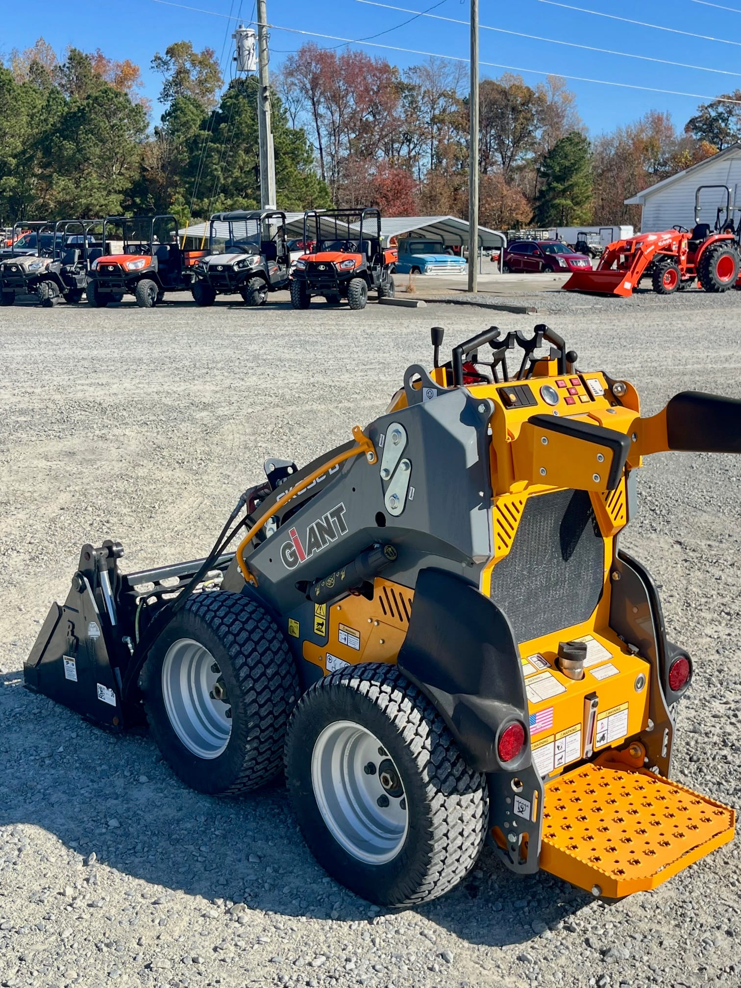 GIANT SK252D MINI SKID STEER